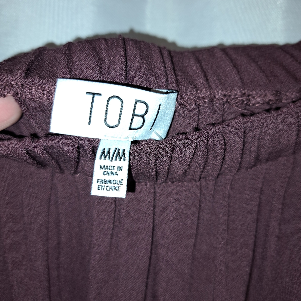NWT Tobi Wine Color Sz M Women's Flowy High/low Blouse Rayon - Picture 6 of 11